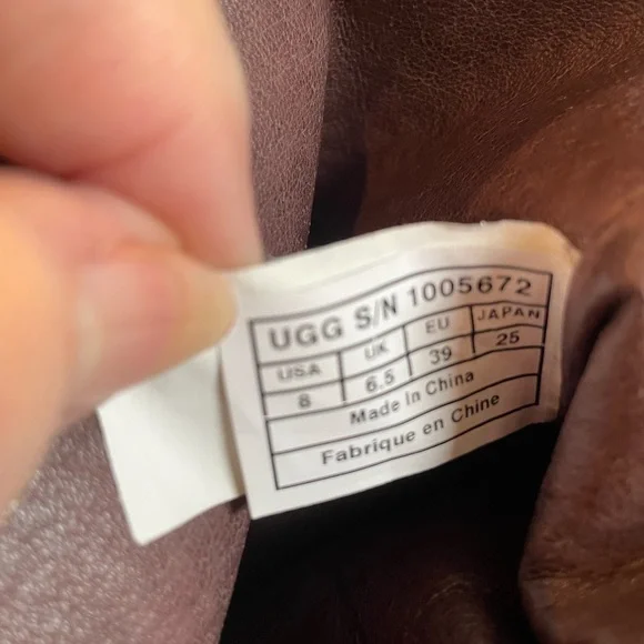 UGG LEATHER BOOTS, EUC, 8 - Picture 6 of 6